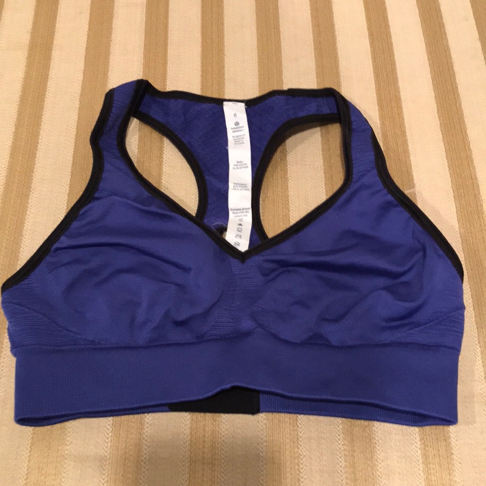 Lululemon sports bra